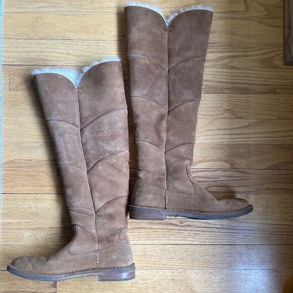 Ugg shearling sz 7 tall boots tan suede, great pre owned condition warm and cozy - Picture 2 of 5